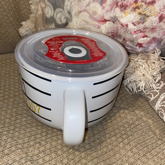 🤍💛🖤NWT Peanuts Collectible Snoopy 24oz Ceramic Food Mug - Picture 2 of 9